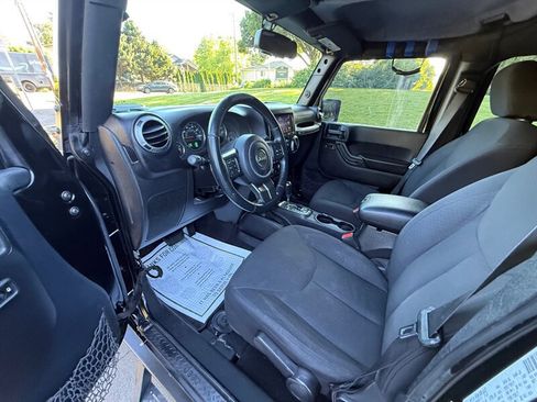 Used 2015 Jeep Wrangler Unlimited Sport AWD/4WD image 11