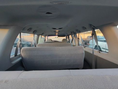 Used 2007 Ford E-350 and Econoline 350 XLT image 12