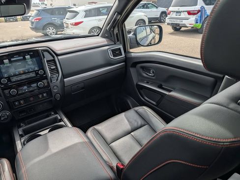 Used 2024 Nissan Titan PRO-4X w/ Pro-4x Convenience Package AWD/4WD image 11