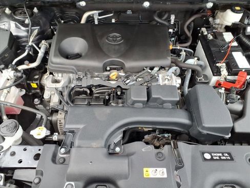 Used 2024 Toyota RAV4 XLE Premium image 31