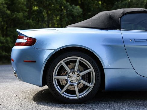 Used 2007 Aston Martin V8 Vantage Roadster RWD image 57