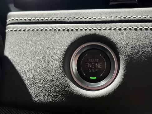 Certified 2025 Cadillac Escalade ESV V AWD/4WD image 29