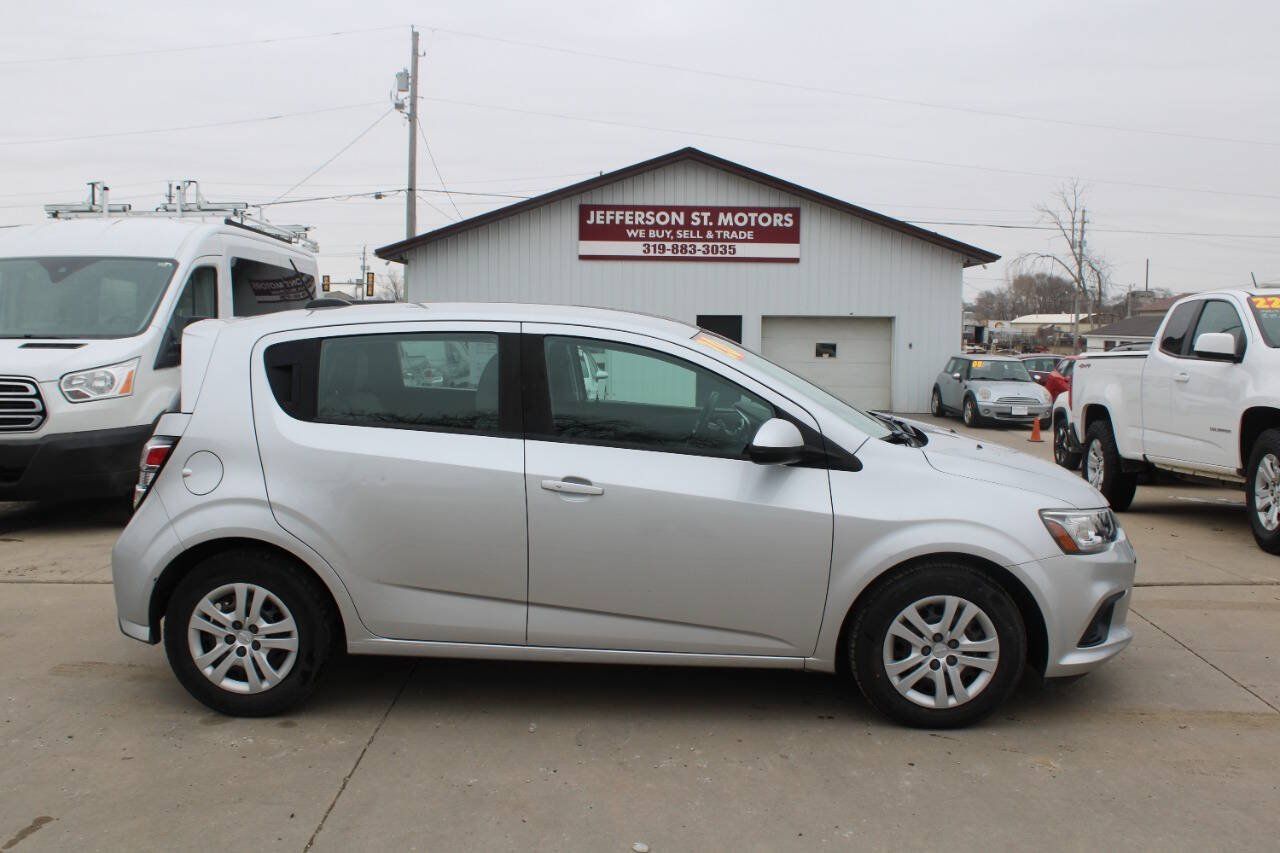 Used 2020 Chevrolet Sonic LT FWD image 1