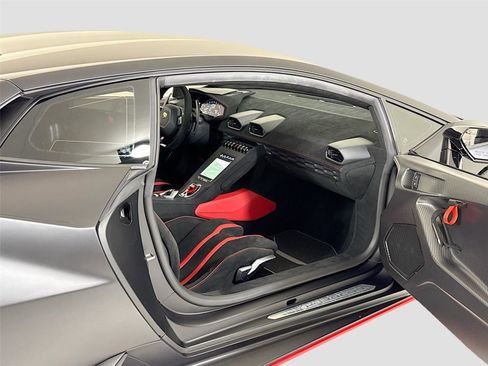 Used 2022 Lamborghini Huracan STO RWD image 28