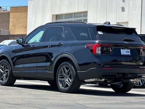 New 2026 Ford Explorer ST-Line w/ ST-Line Street Pack RWD image 5
