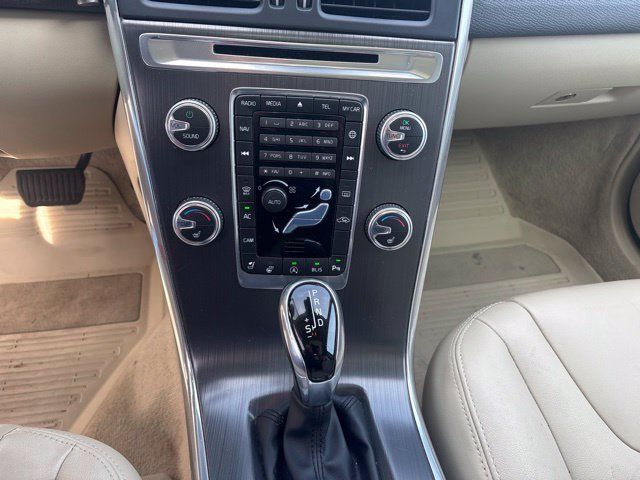 Used 2016 Volvo XC60 T6 w/ Climate Package AWD/4WD image 12
