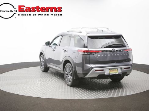Used 2024 Nissan Pathfinder SL AWD/4WD image 65