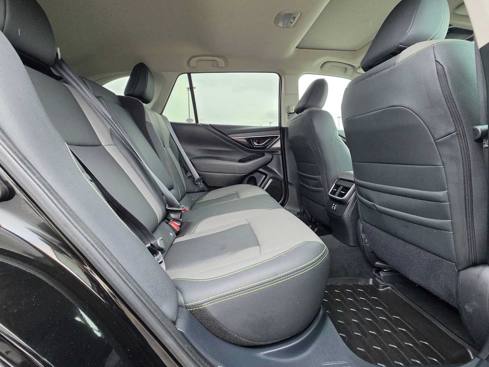 Used 2025 Subaru Outback Onyx Edition AWD/4WD image 12