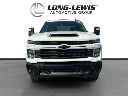 Used 2024 Chevrolet Silverado 2500 Custom w/ Custom Value Package image 11