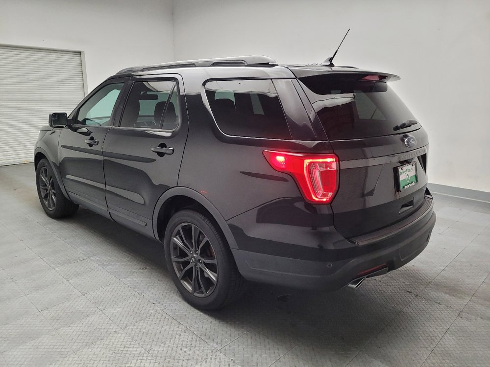 Used 2018 Ford Explorer XLT w/ Equipment Group 202A FWD image 5