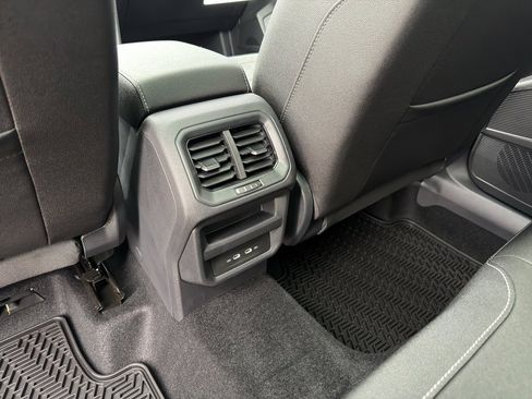 New 2026 Volkswagen Taos SE image 16