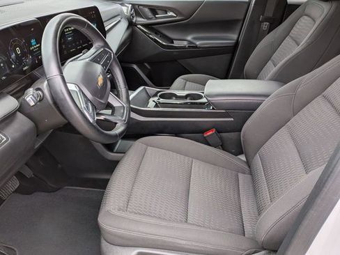 Used 2025 Chevrolet Equinox LT image 12