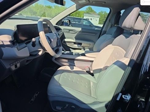 Used 2024 Kia EV9 Wind AWD/4WD image 4