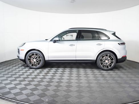 New 2026 Porsche Cayenne image 2