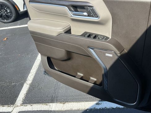 Used 2024 Chevrolet Silverado 1500 LTZ w/ LTZ Convenience Package II image 17