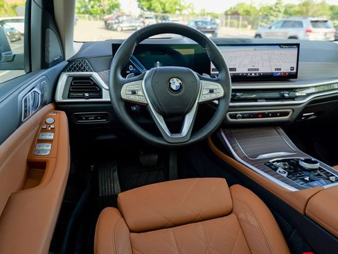 Used 2025 BMW X7 xDrive40i w/ Premium Package AWD/4WD image 45