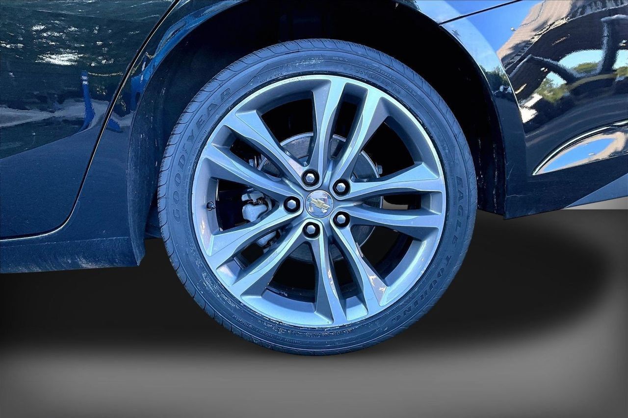 Used 2025 Chevrolet Malibu LT FWD image 33