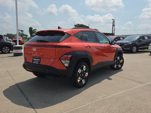 Used 2024 Hyundai Kona SEL AWD/4WD image 5