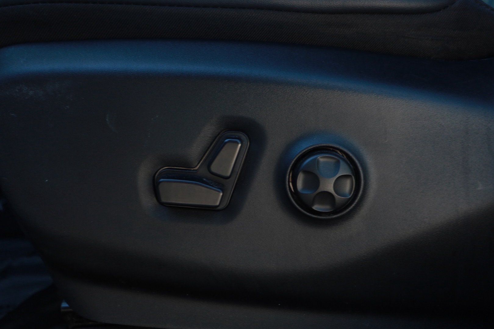 Used 2025 Chrysler Pacifica Select FWD image 19