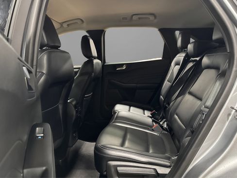 Used 2023 Ford Escape Platinum AWD/4WD image 38