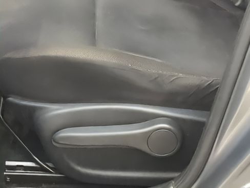 Used 2014 Nissan Juke SV w/ Navigation Package image 12