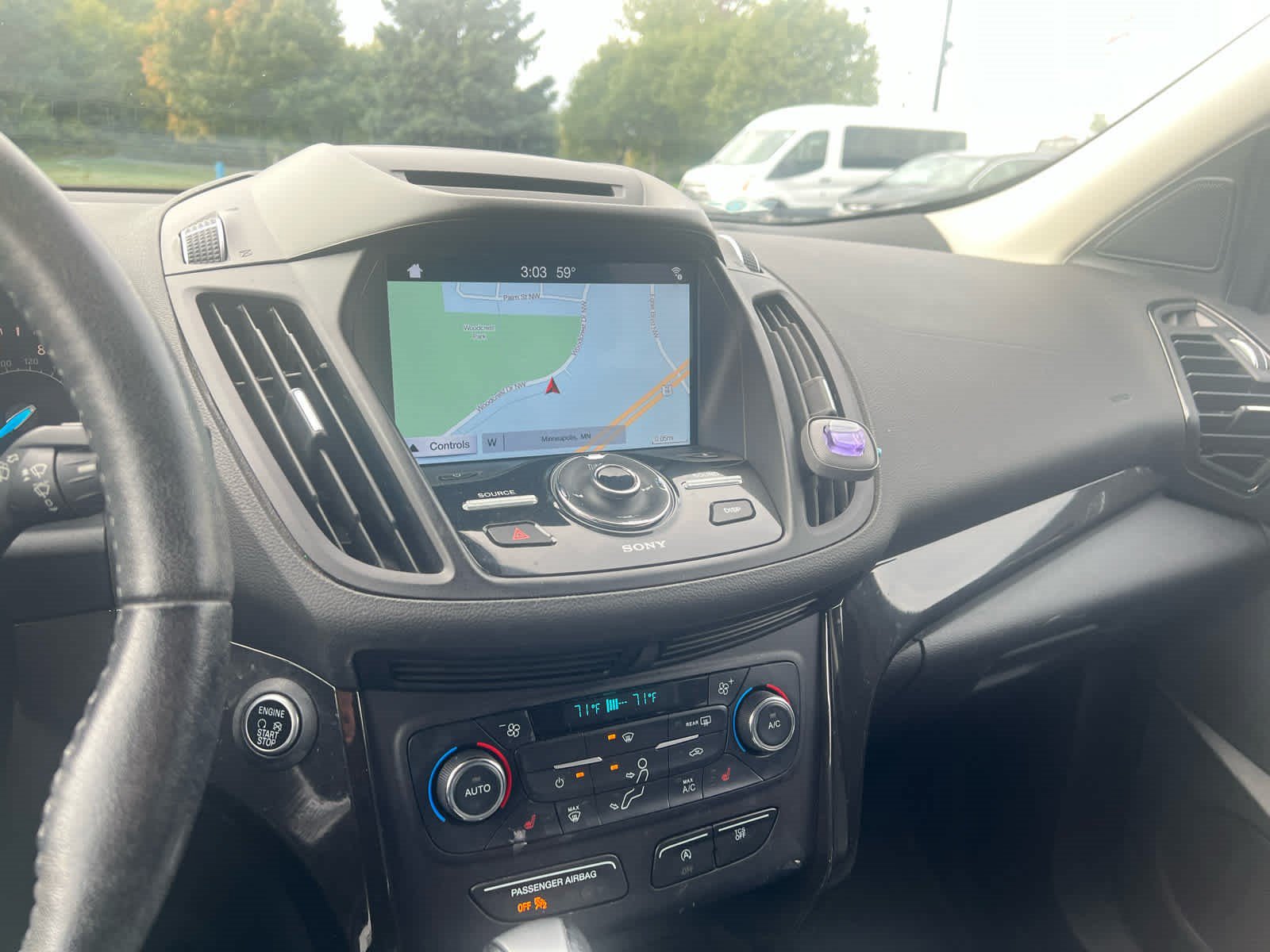 Used 2017 Ford Escape Titanium AWD/4WD image 9