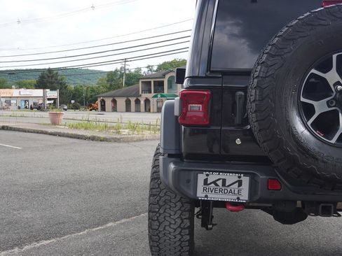 Used 2018 Jeep Wrangler Unlimited Rubicon AWD/4WD image 13