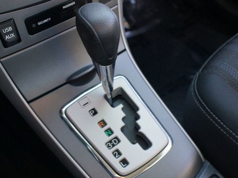 Used 2013 Toyota Corolla S image 8