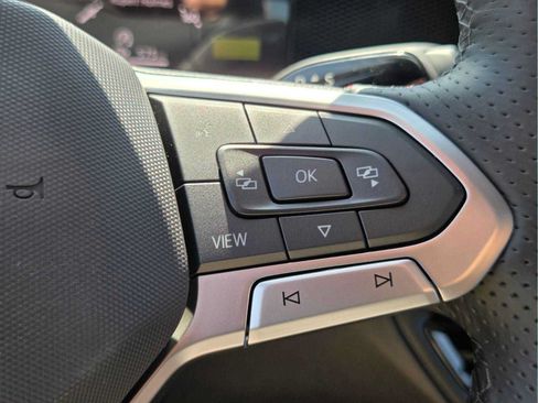 New 2026 Volkswagen Tiguan SE R-Line FWD image 30