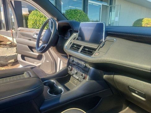 Used 2021 Chevrolet Suburban Premier AWD/4WD image 13