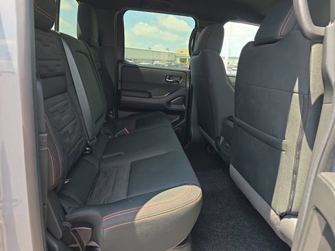 Used 2025 Nissan Frontier PRO-4X AWD/4WD image 14