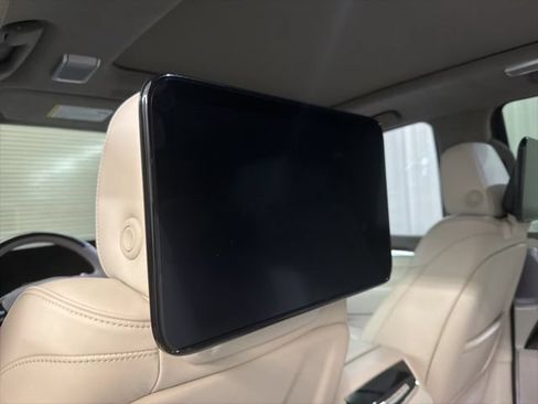 Certified 2025 Cadillac Escalade Premium Luxury Platinum w/ LPO, Radiant Package RWD image 21