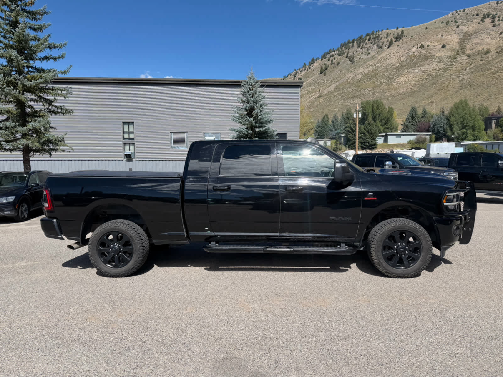Used 2023 RAM 2500 Laramie AWD/4WD image 8