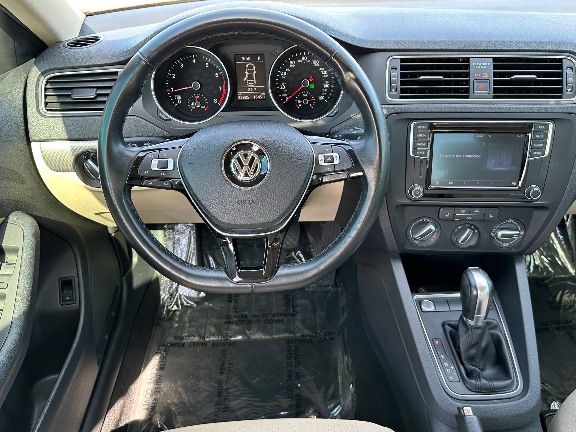 Used 2017 Volkswagen Jetta SE FWD image 24