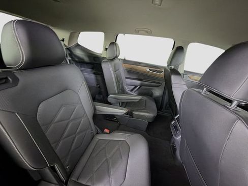 Used 2024 Volkswagen Atlas SE FWD image 30