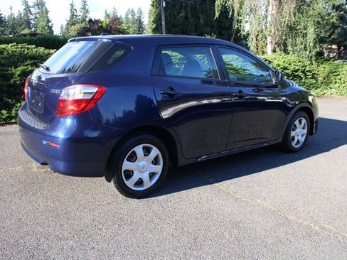 Used 2009 Toyota Matrix FWD image 3