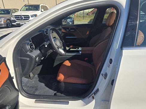 Used 2025 Mercedes-Benz C 300 4MATIC Sedan image 22