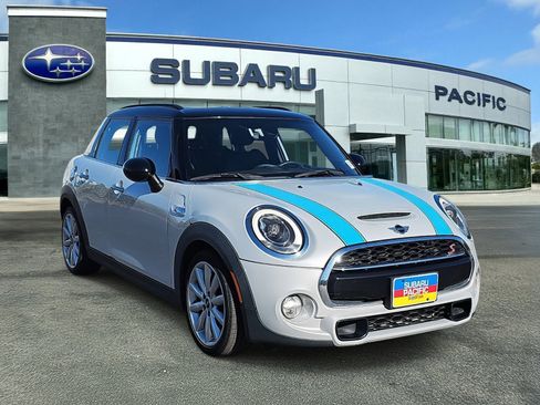 Used 2017 MINI Cooper S image 1