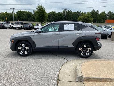 Used 2025 Hyundai Kona SEL FWD image 4