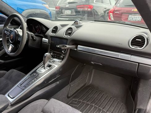Used 2018 Porsche 718 Cayman GTS image 3