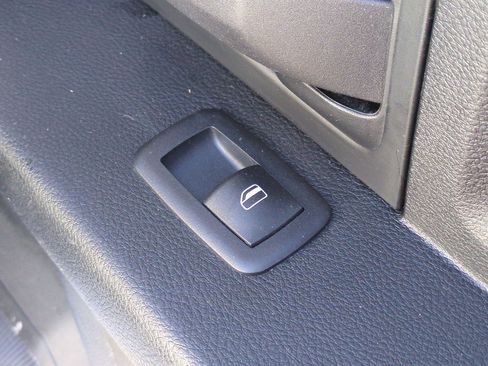 Used 2022 RAM 2500 Tradesman w/ Chrome Appearance Group AWD/4WD image 36