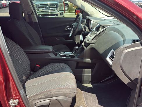Used 2017 Chevrolet Equinox LT FWD image 12