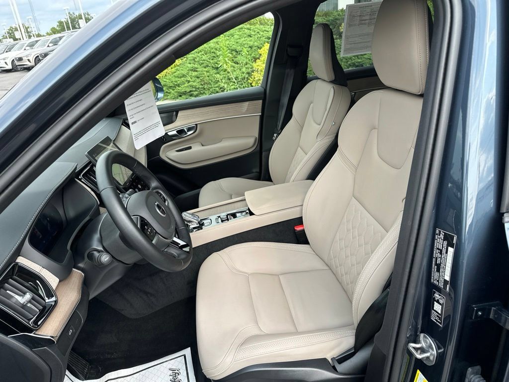 Certified 2026 Volvo XC90 B6 Plus AWD/4WD image 22