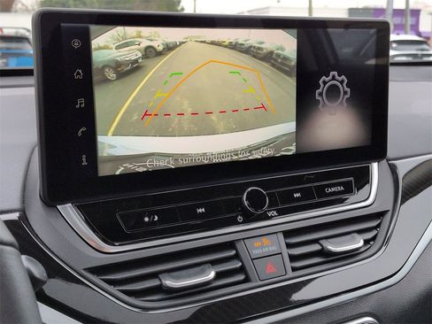 Used 2025 Nissan Altima 2.5 SR w/ SR Premium Package image 13