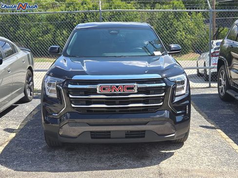 Used 2025 GMC Terrain Elevation AWD/4WD image 2
