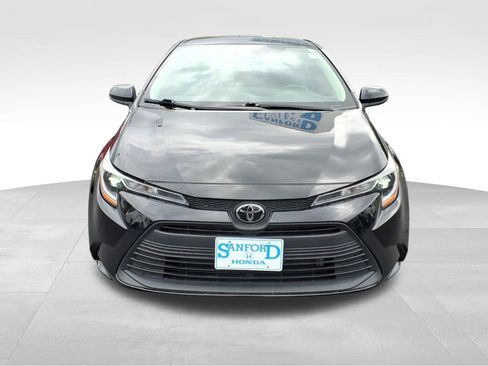 Used 2024 Toyota Corolla LE FWD image 2