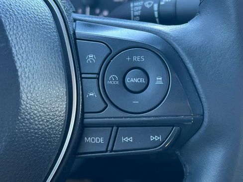 Used 2025 Toyota Corolla SE image 35