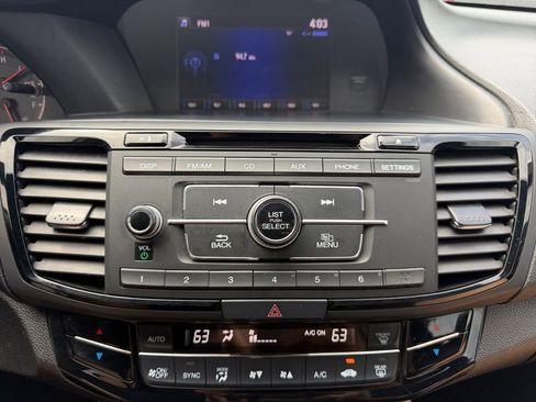 Used 2017 Honda Accord Sport image 23