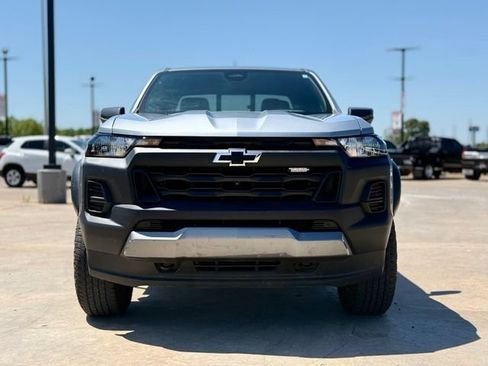 Used 2025 Chevrolet Colorado Trail Boss AWD/4WD image 3