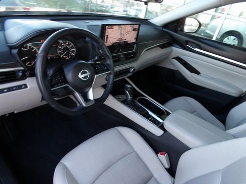 Certified 2023 Nissan Altima 2.5 SV w/ SV Premium Package image 17